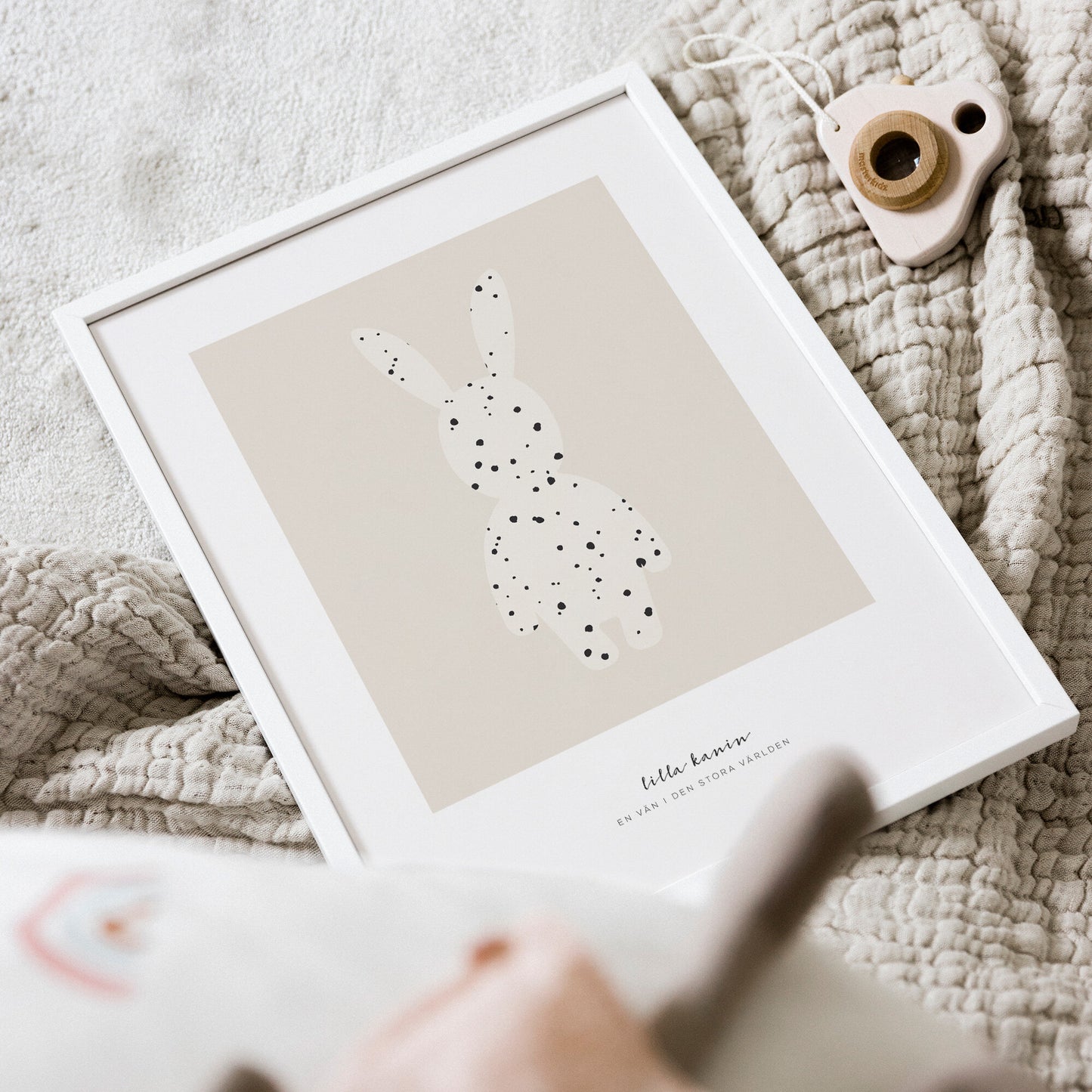 Lilla kanin beige poster